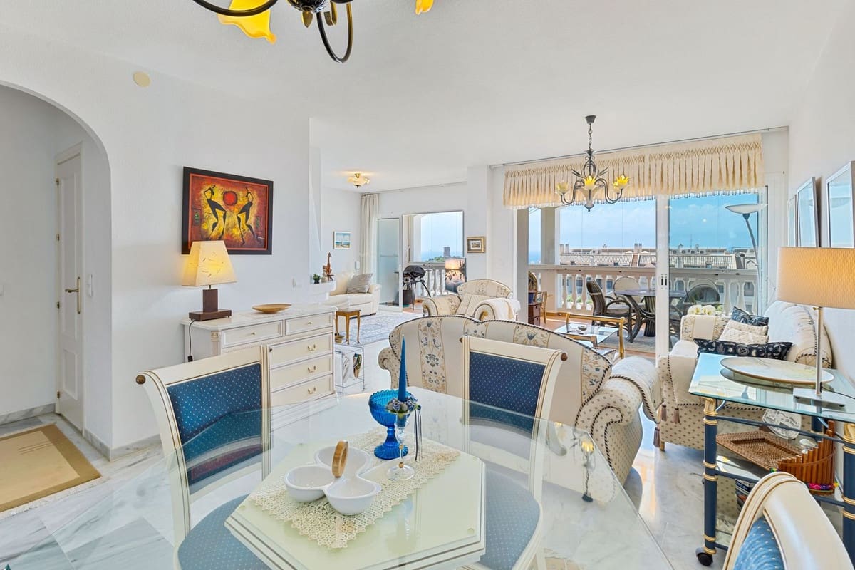 2 soverom Penthouse til salgs i Fuengirola med svømmebasseng garasje - € 385 000 (Ref: 9928156)