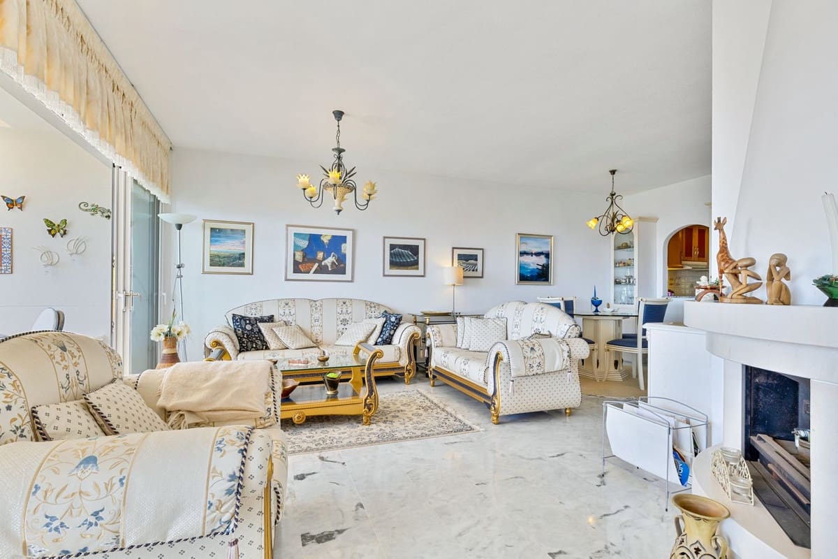2 soverom Penthouse til salgs i Fuengirola med svømmebasseng garasje - € 385 000 (Ref: 9928156)