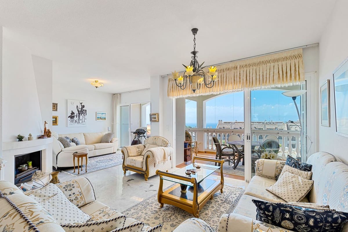 2 soverom Penthouse til salgs i Fuengirola med svømmebasseng garasje - € 385 000 (Ref: 9928156)