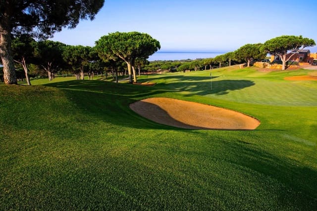3 soverom Leilighet til salgs i Cabopino - Artola, Marbella med svømmebasseng garasje - € 1 350 000 (Ref: 10000459)