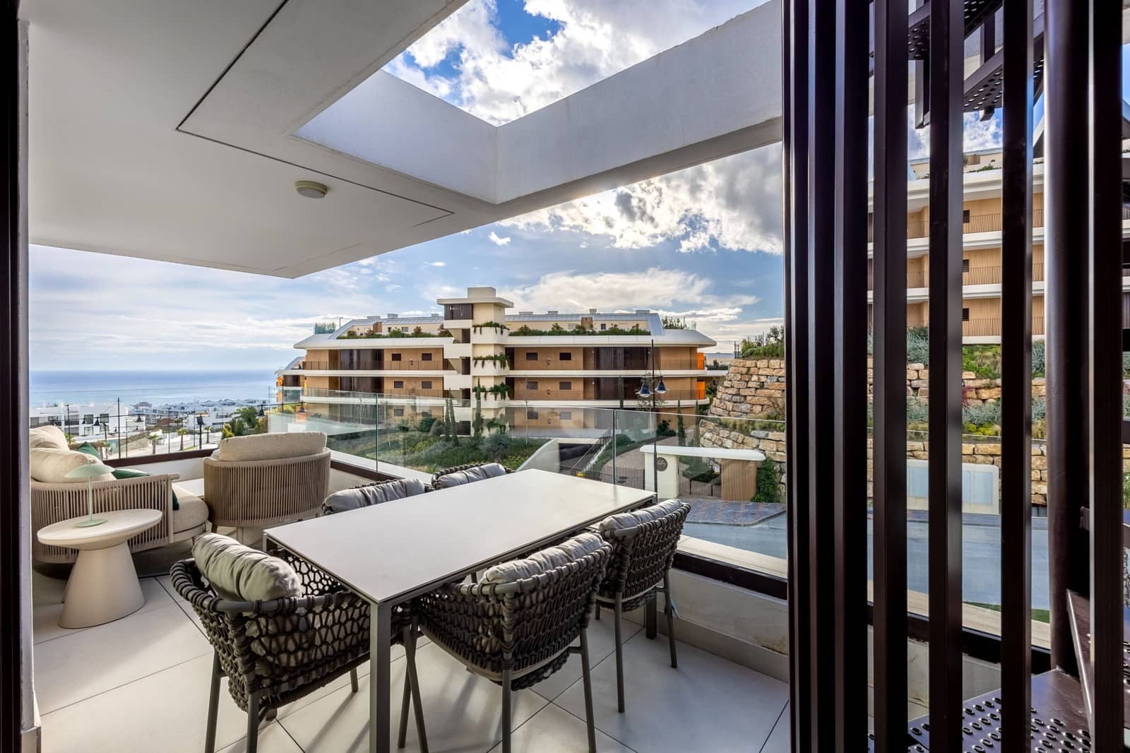 3 bedroom Apartment for sale in Fuengirola with pool - € 699,000 (Ref: 10000687)
