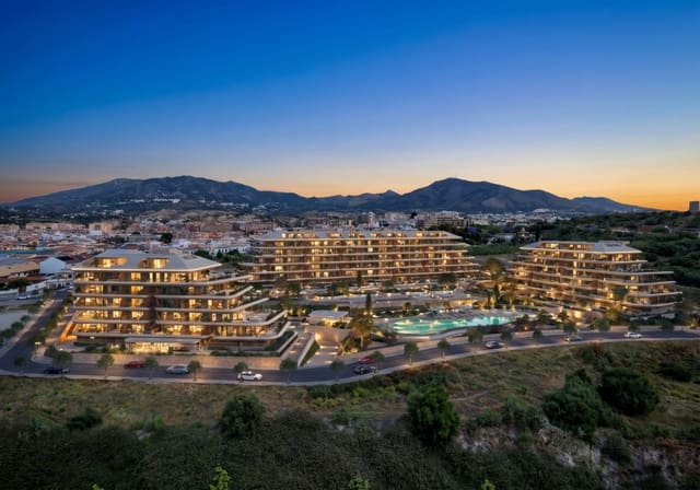 Apartamento de 2 habitaciones en Los Pacos, Fuengirola en venta con piscina garaje - 700.000 € (Ref: 10011960)
