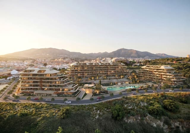 Apartamento de 2 habitaciones en Los Pacos, Fuengirola en venta con piscina garaje - 700.000 € (Ref: 10011960)