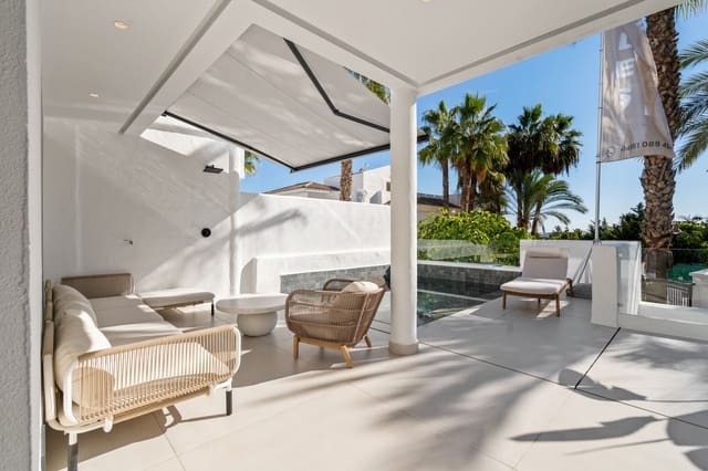 4 Zimmer Apartment zu verkaufen in El Paraiso, Estepona mit Pool Garage - 890.000 € (Ref: 10011986)