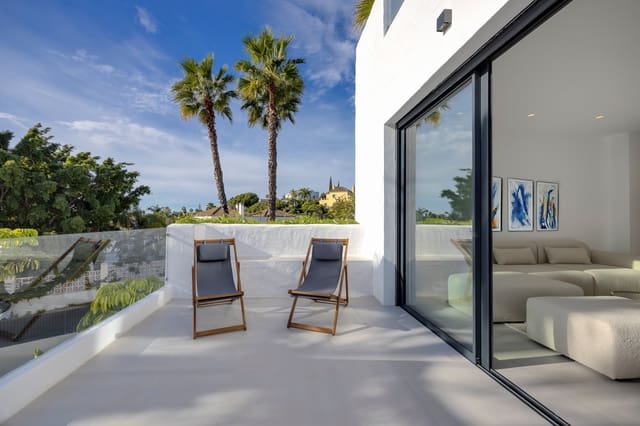 3 Zimmer Apartment zu verkaufen in El Paraiso, Estepona mit Pool Garage - 829.000 € (Ref: 10011987)