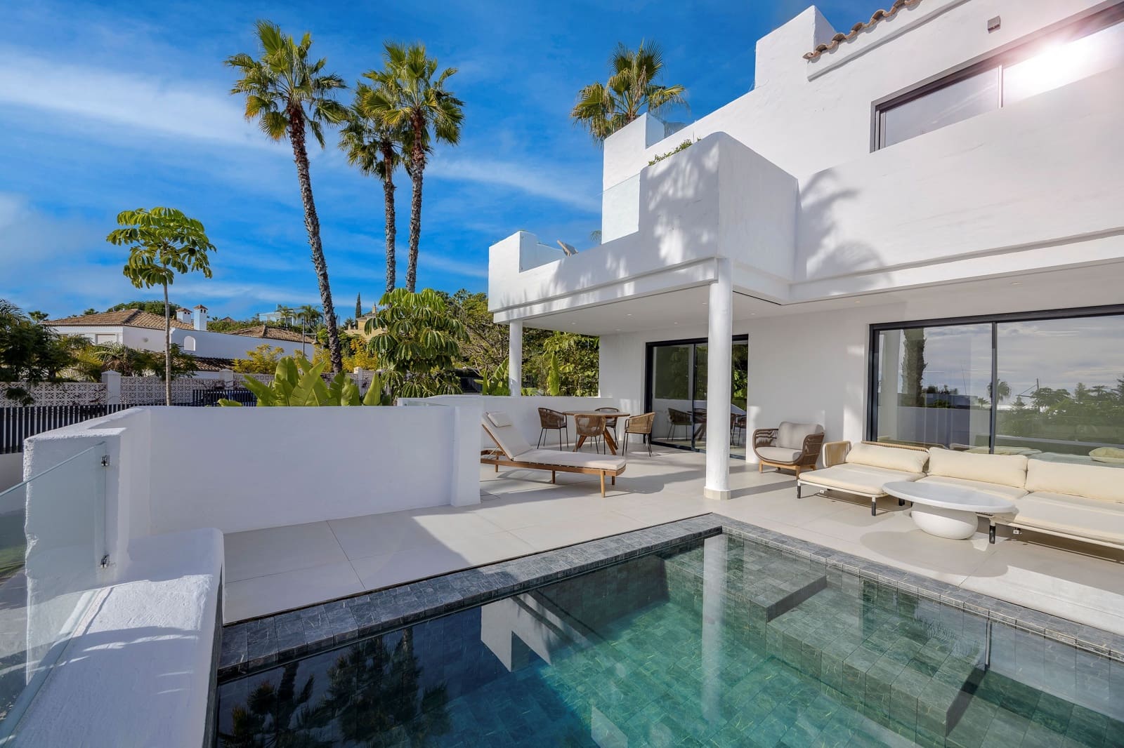 3 Zimmer Apartment zu verkaufen in El Paraiso mit Pool Garage - 829.000 € (Ref: 10011987)