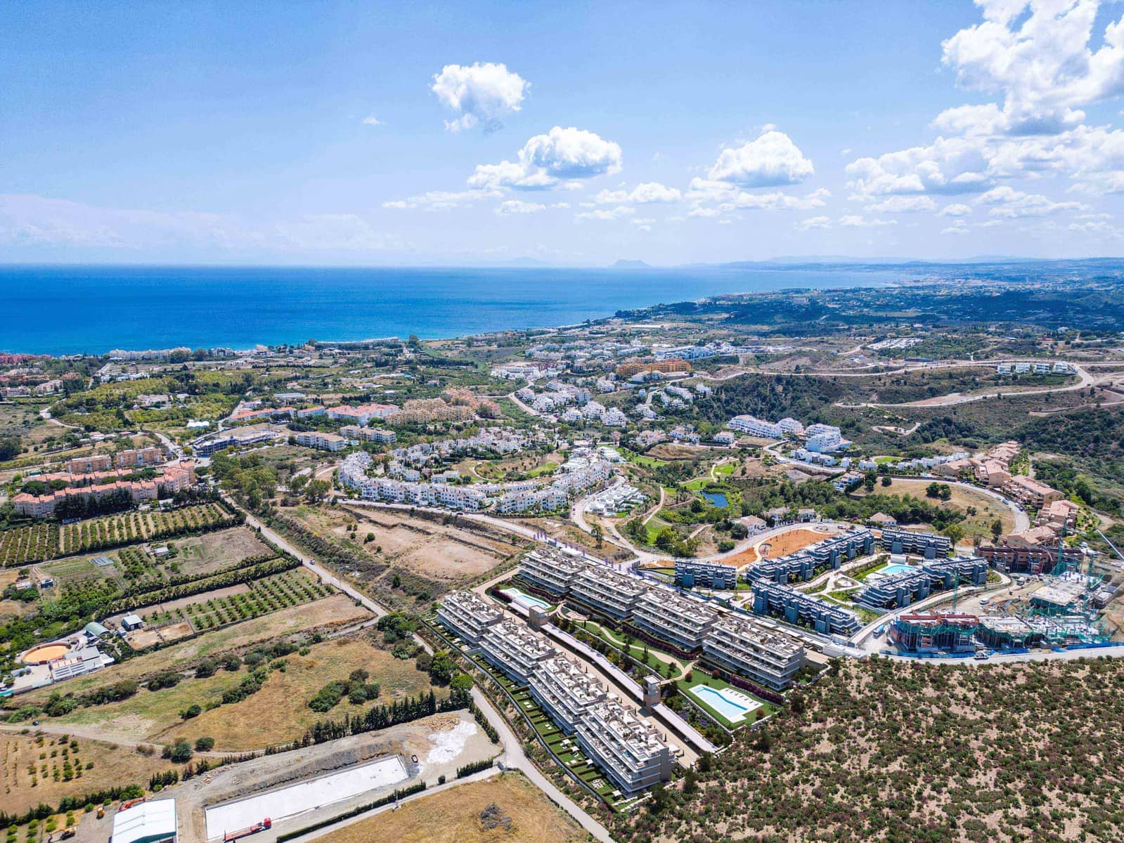 Apartamento de 3 habitaciones en Estepona en venta con piscina garaje - 589.000 € (Ref: 10012896)