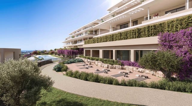 Apartamento de 3 habitaciones en La Concha - Resina Golf, Estepona en venta con piscina garaje - 589.000 € (Ref: 10012896)