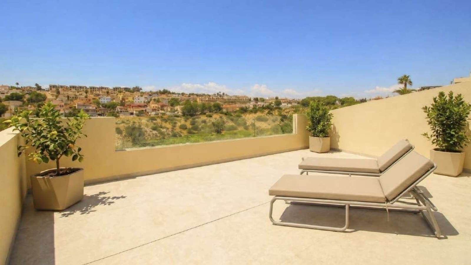 Chalet de 4 habitaciones en La Marina en venta - 1.485.750 € (Ref: 10017109)