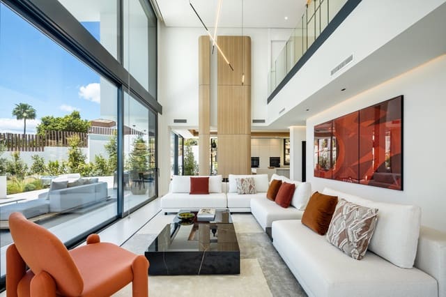 8 soverom Villa til salgs i Río Real, Marbella med svømmebasseng garasje - € 4 950 000 (Ref: 10033507)
