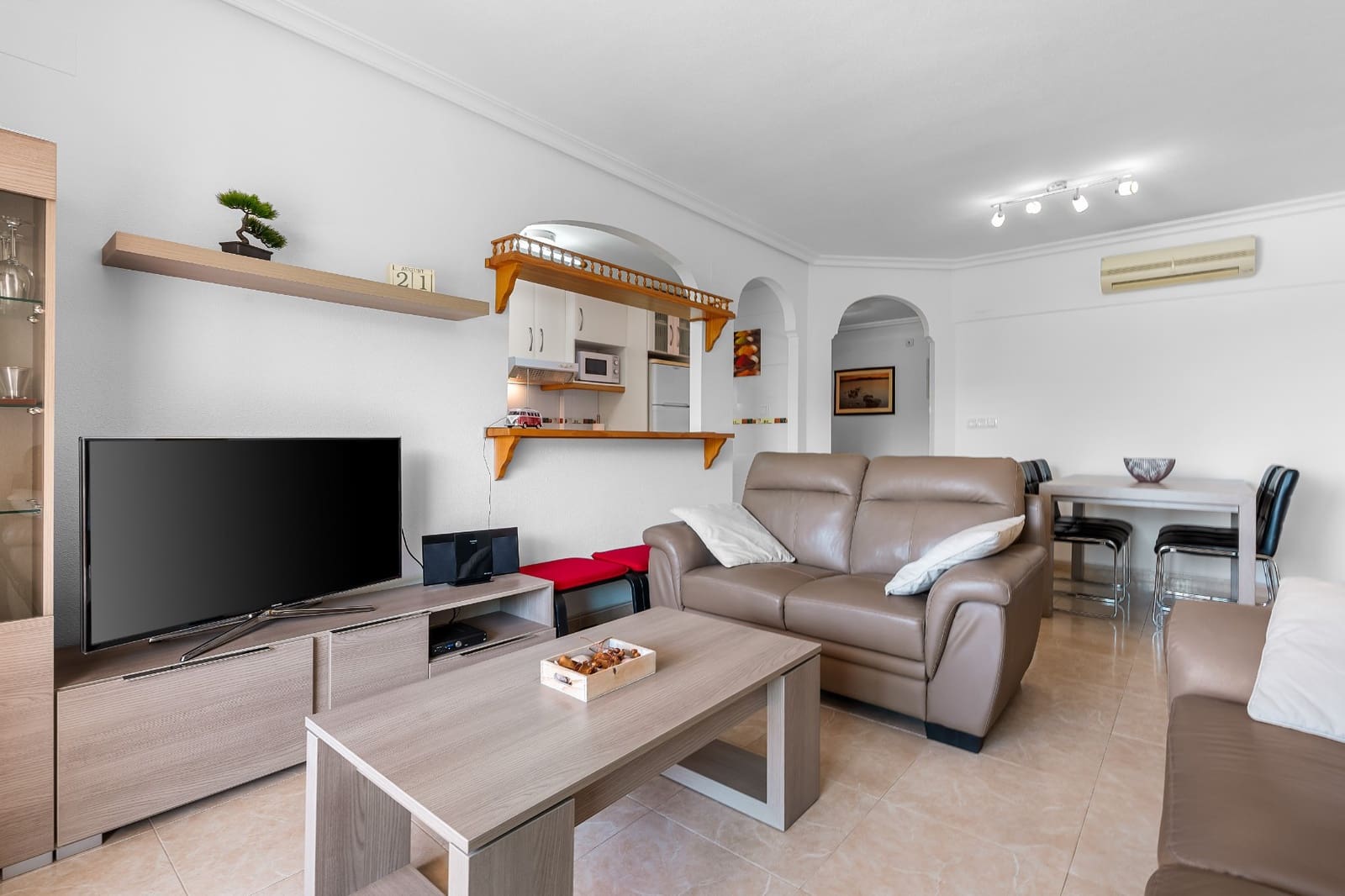 2 slaapkamer Appartement te koop in Playa Flamenca met zwembad garage - € 215.000 (Ref: 10034196)