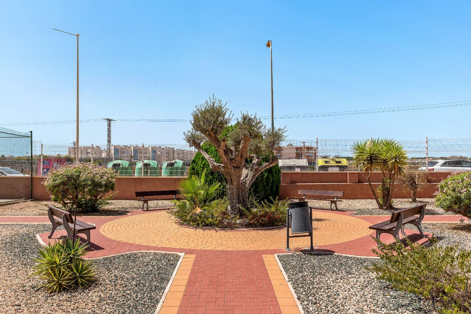 2 slaapkamer Appartement te koop in Playa Flamenca met zwembad garage - € 215.000 (Ref: 10034196)