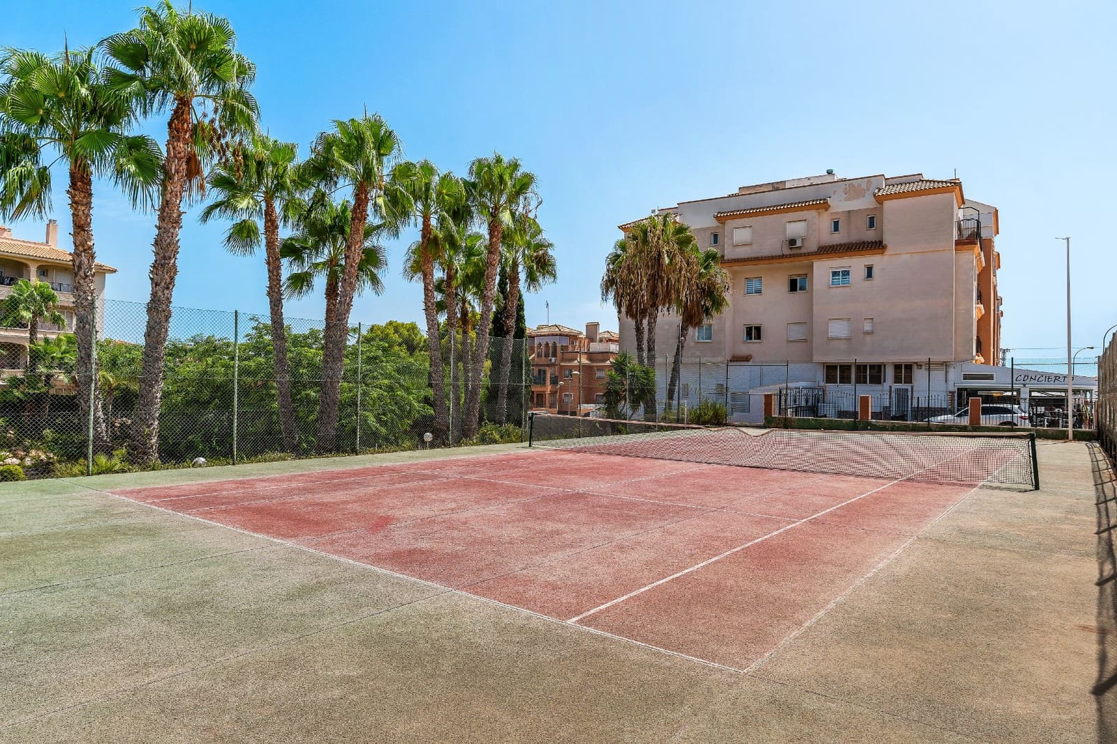 2 slaapkamer Appartement te koop in Playa Flamenca met zwembad garage - € 215.000 (Ref: 10034196)