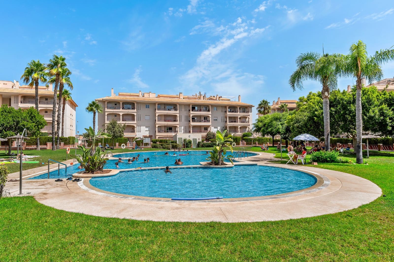 2 slaapkamer Appartement te koop in Playa Flamenca met zwembad garage - € 215.000 (Ref: 10034196)