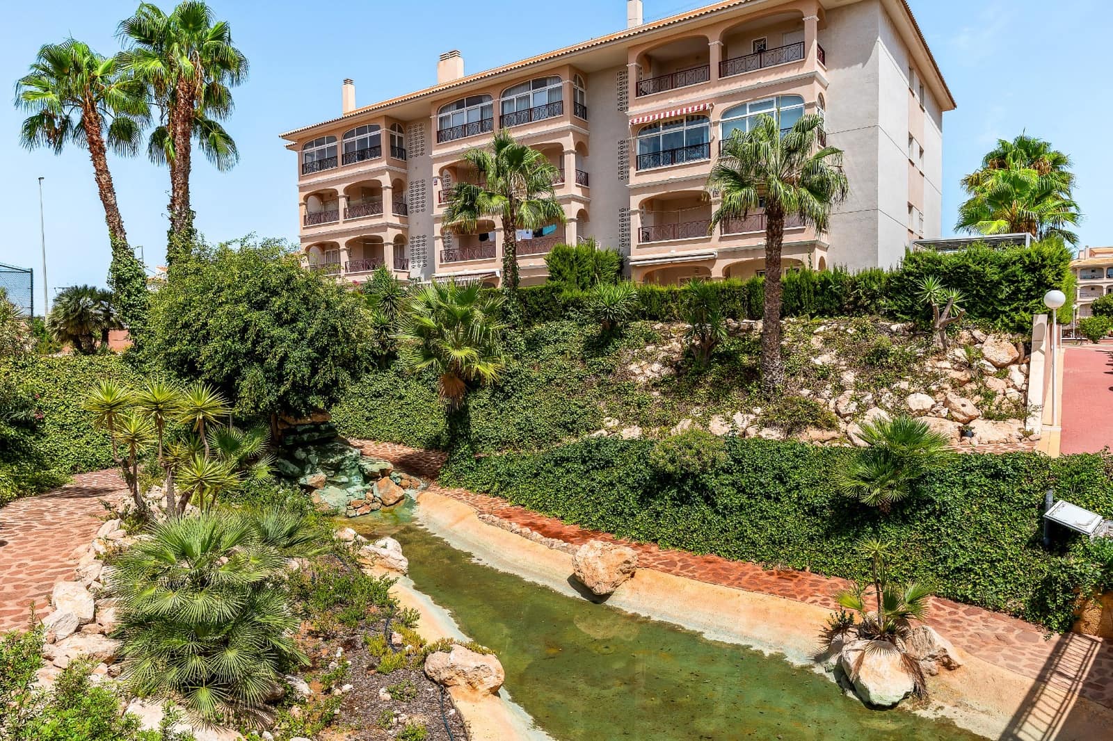2 slaapkamer Appartement te koop in Playa Flamenca met zwembad garage - € 215.000 (Ref: 10034196)