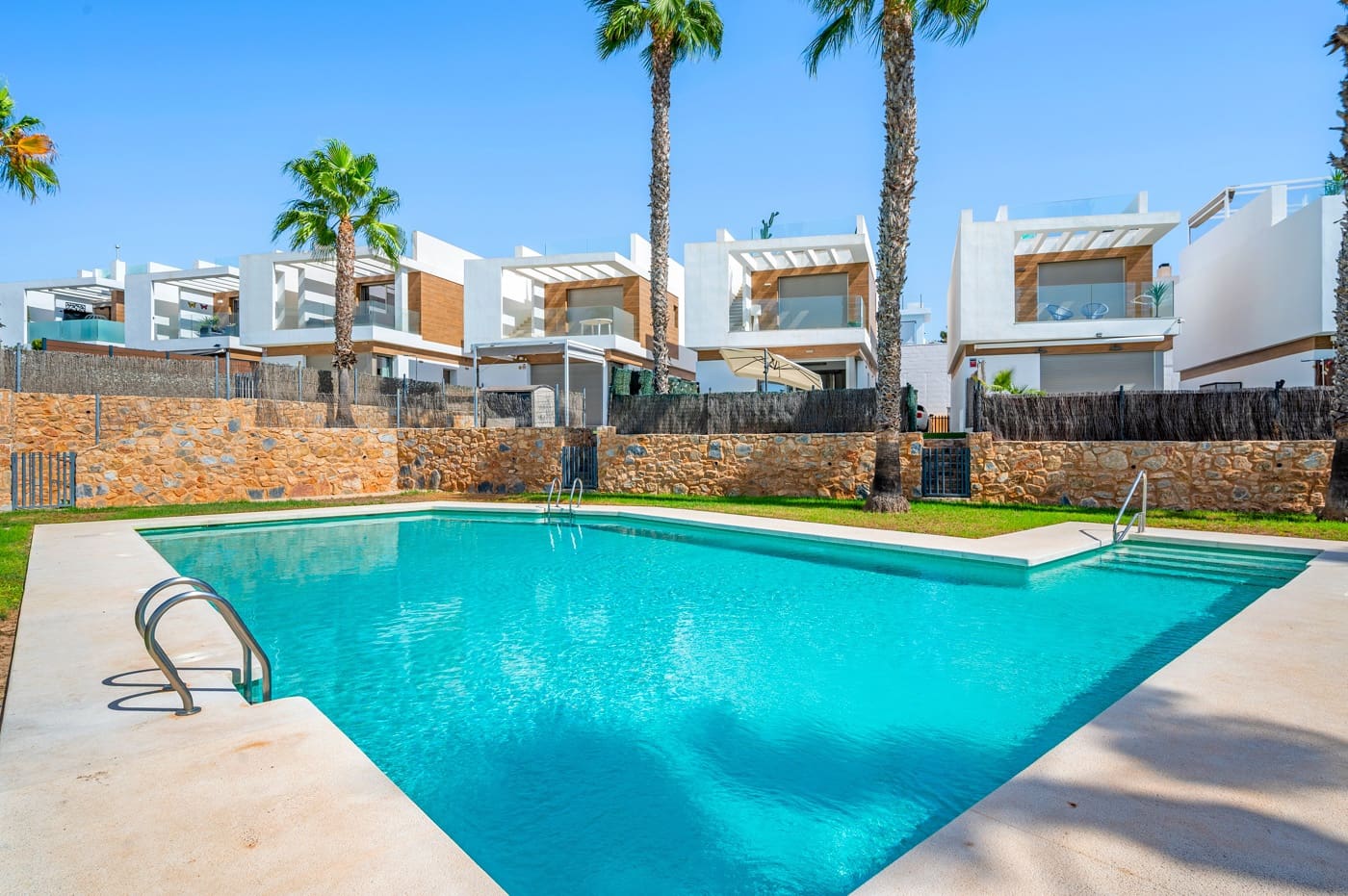 3 chambre Villa/Maison à vendre à Villamartin avec piscine - 429 000 € (Ref: 10062824)