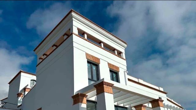 Chalet de 2 habitaciones en El Peñoncillo, Torrox en venta con piscina garaje - 379.000 € (Ref: 10063855)
