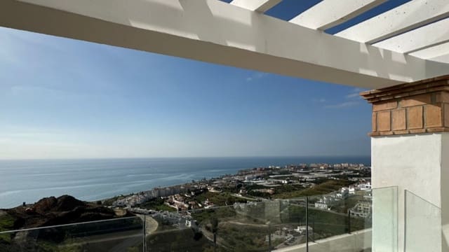 Chalet de 2 habitaciones en El Peñoncillo, Torrox en venta con piscina garaje - 379.000 € (Ref: 10063855)