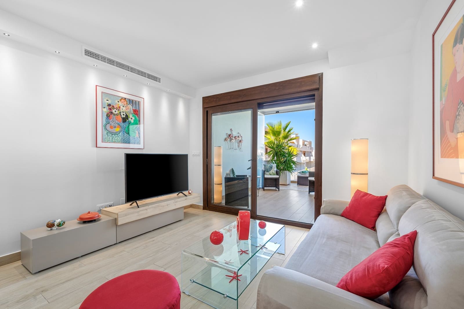 2 soverom Leilighet til salgs i Torrevieja med svømmebasseng garasje - € 295 000 (Ref: 10080024)