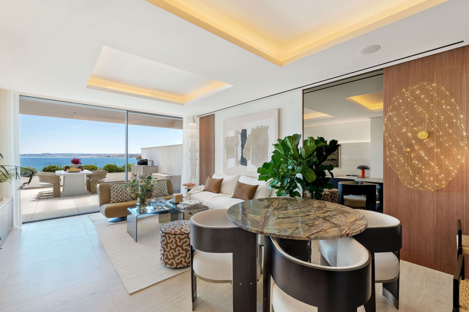2 bedroom Apartment for sale in Estepona - € 3,003,000 (Ref: 10085543)
