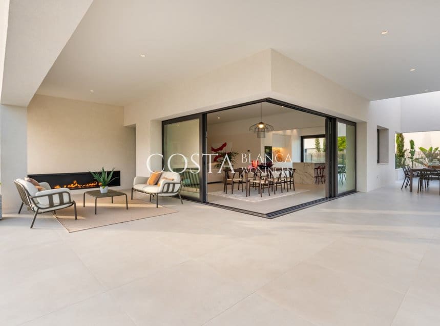 3 chambre Villa/Maison à vendre à Las Colinas Golf avec piscine garage - 2 550 000 € (Ref: 8150962)