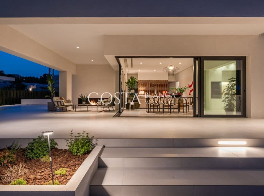 3 chambre Villa/Maison à vendre à Las Colinas Golf avec piscine garage - 2 550 000 € (Ref: 8150962)