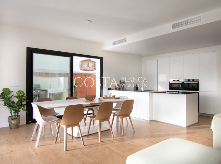 3 sypialnia Willa na sprzedaż w Los Montesinos z basenem garażem - 509 000 € (Ref: 8155918)