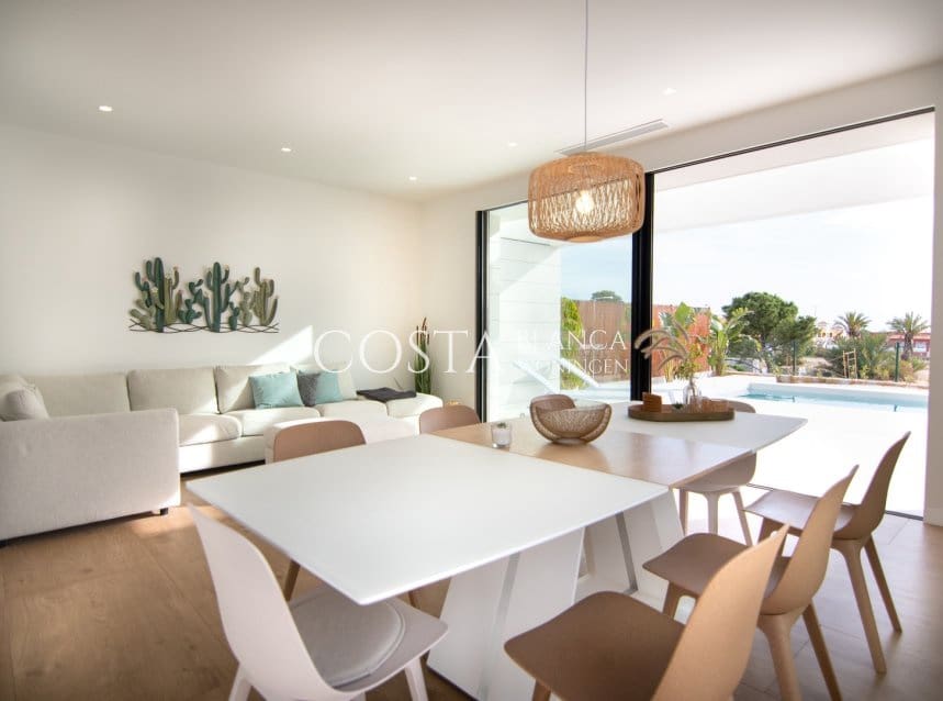 3 sypialnia Willa na sprzedaż w Los Montesinos z basenem garażem - 509 000 € (Ref: 8155918)