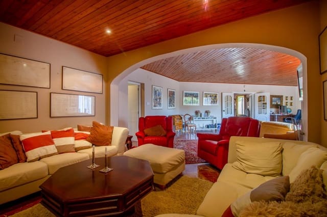 3 soveværelse Villa til salg i La Nucia Pueblo  , La Nucia med swimmingpool - € 749.000 (Ref: 8650405)