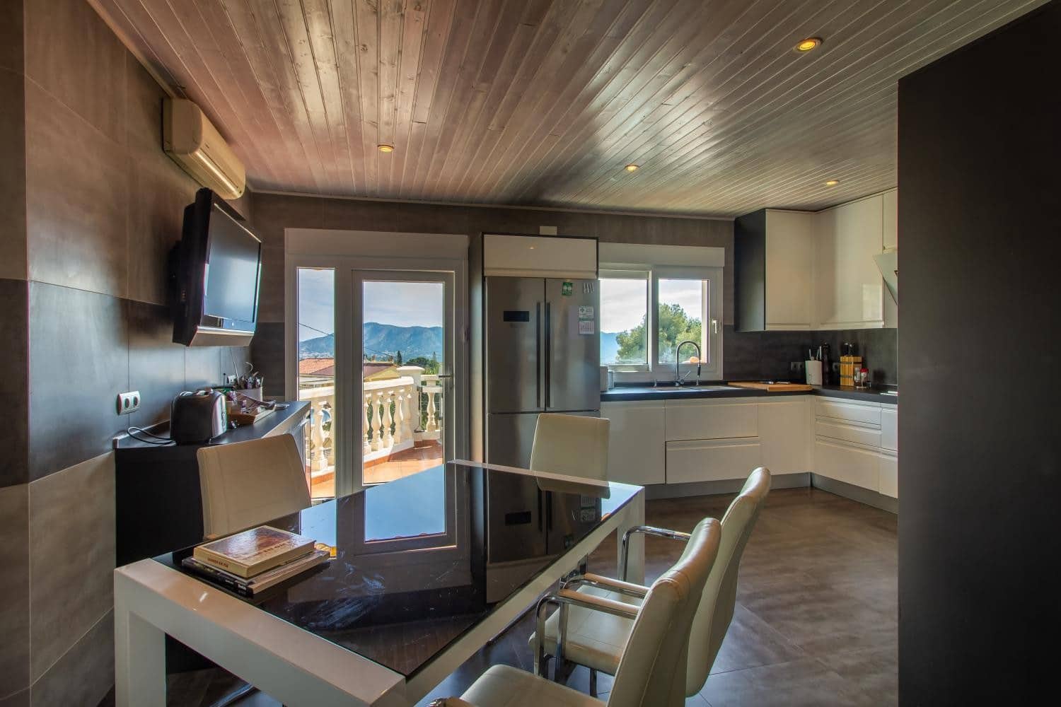 3 soveværelse Villa til salg i La Nucia med swimmingpool - € 749.000 (Ref: 8650405)