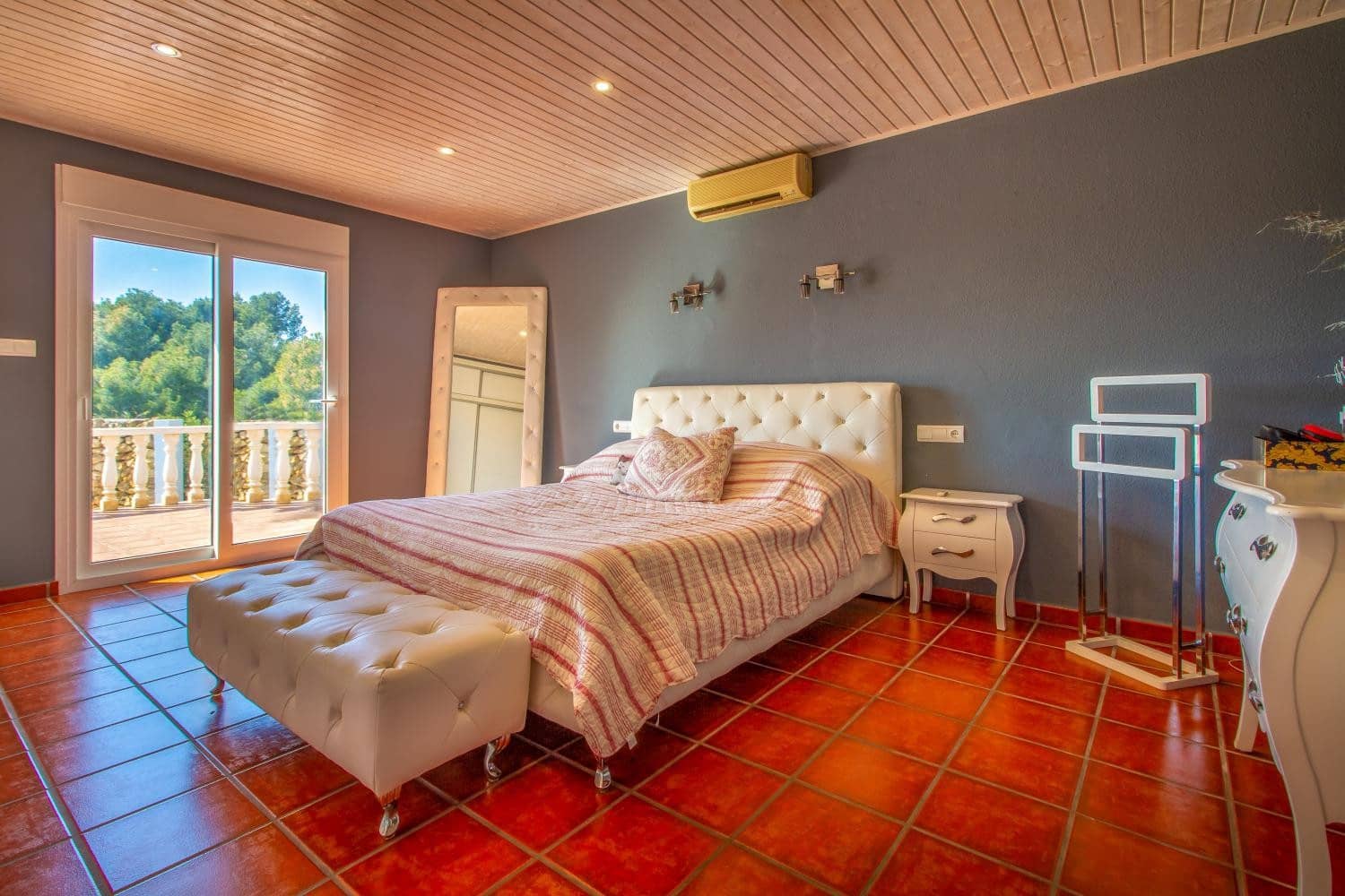 3 soveværelse Villa til salg i La Nucia med swimmingpool - € 749.000 (Ref: 8650405)