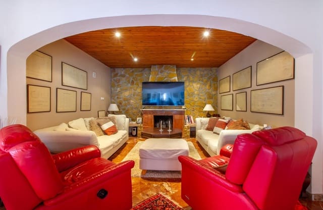 3 soveværelse Villa til salg i La Nucia Pueblo  , La Nucia med swimmingpool - € 749.000 (Ref: 8650405)