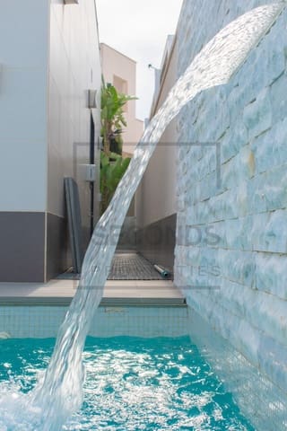 5 Zimmer Villa zu verkaufen in San Miguel de Salinas mit Pool - 899.000 € (Ref: 8650412)