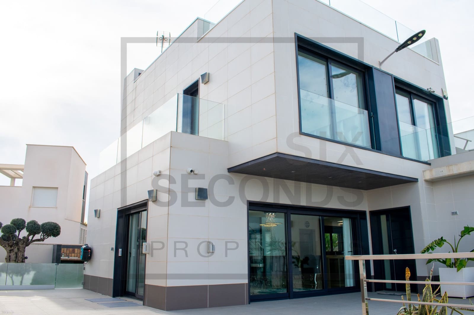 5 Zimmer Villa zu verkaufen in San Miguel de Salinas mit Pool - 899.000 € (Ref: 8650412)