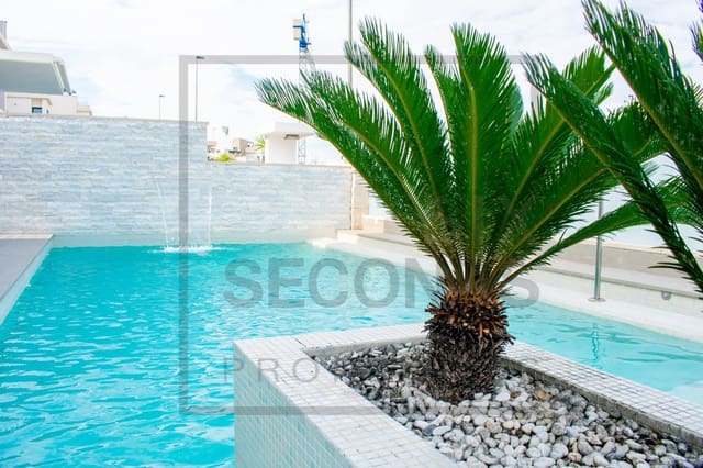 5 Zimmer Villa zu verkaufen in San Miguel de Salinas mit Pool - 899.000 € (Ref: 8650412)