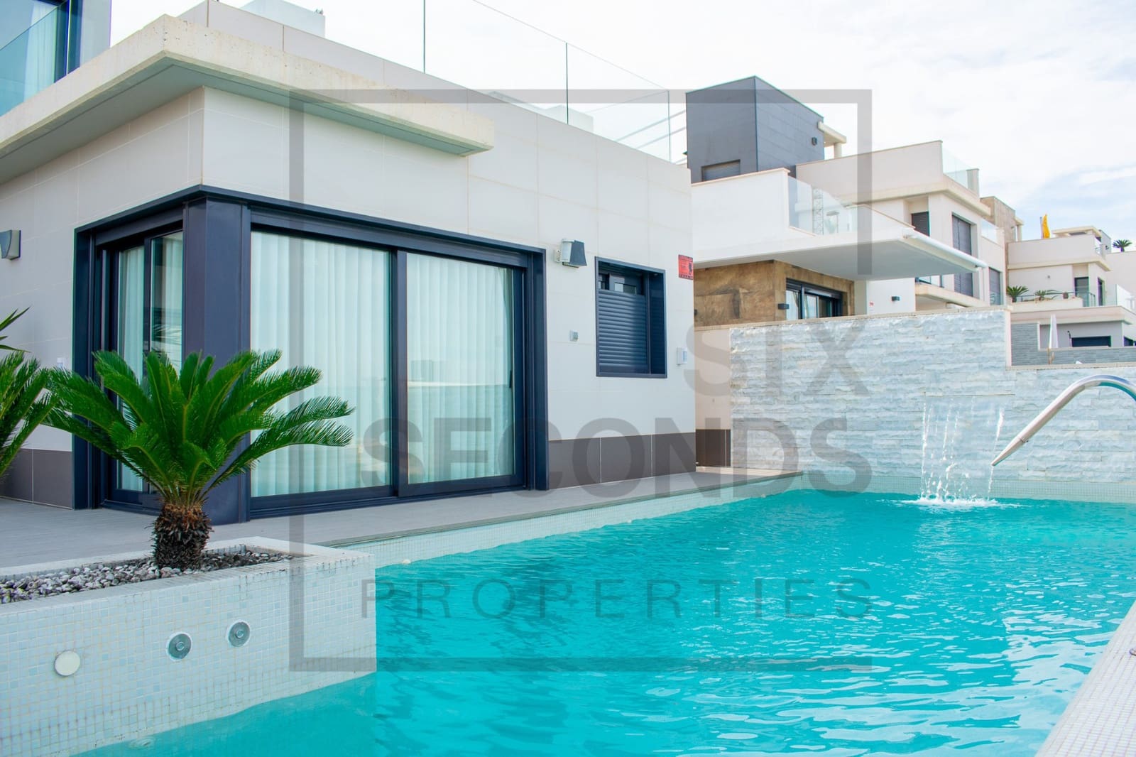 5 Zimmer Villa zu verkaufen in San Miguel de Salinas mit Pool - 899.000 € (Ref: 8650412)