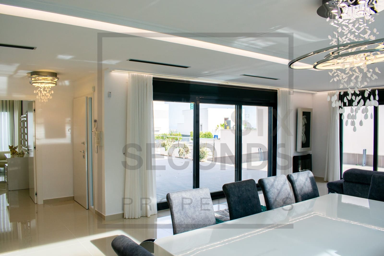 5 Zimmer Villa zu verkaufen in San Miguel de Salinas mit Pool - 899.000 € (Ref: 8650412)