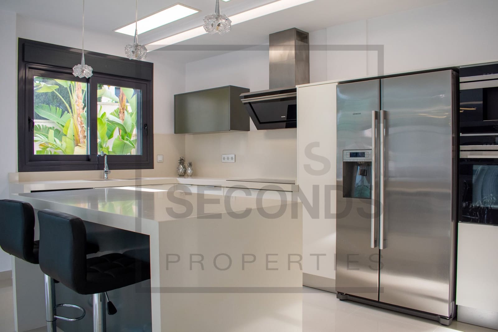 5 Zimmer Villa zu verkaufen in San Miguel de Salinas mit Pool - 899.000 € (Ref: 8650412)