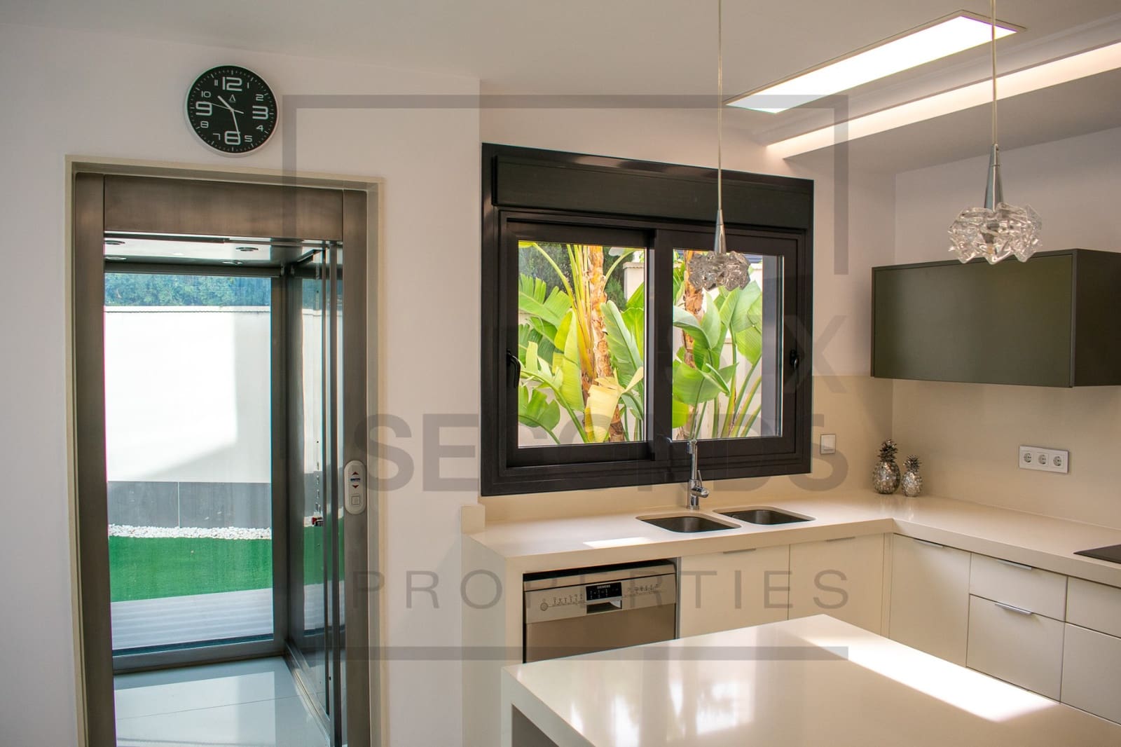 5 Zimmer Villa zu verkaufen in San Miguel de Salinas mit Pool - 899.000 € (Ref: 8650412)