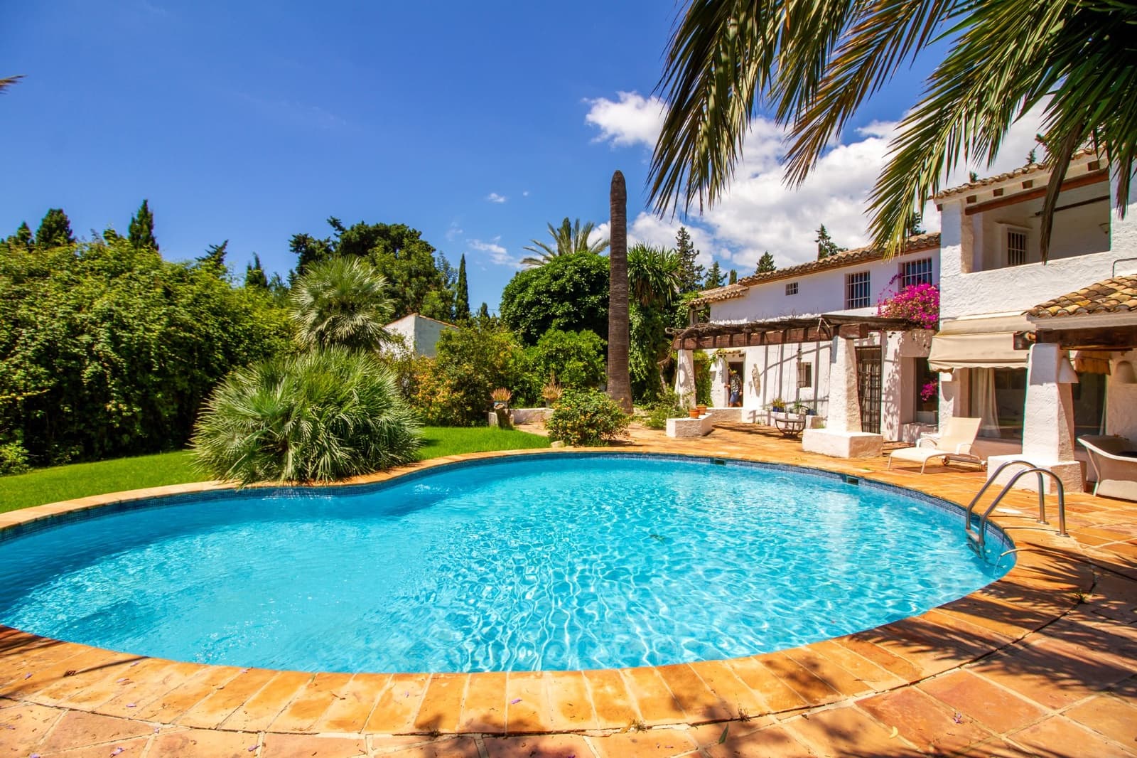 5 sypialnia Willa na sprzedaż w Alfaz del Pi / L'Alfas del Pi z basenem - 1 490 000 € (Ref: 8650419)