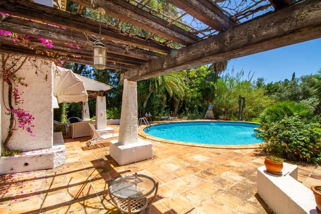 Chalet de 5 habitaciones en Pueblo - Urbanizaciones, Alfaz del Pi / L'Alfàs del Pi en venta con piscina - 1.490.000 € (Ref: 8650419)