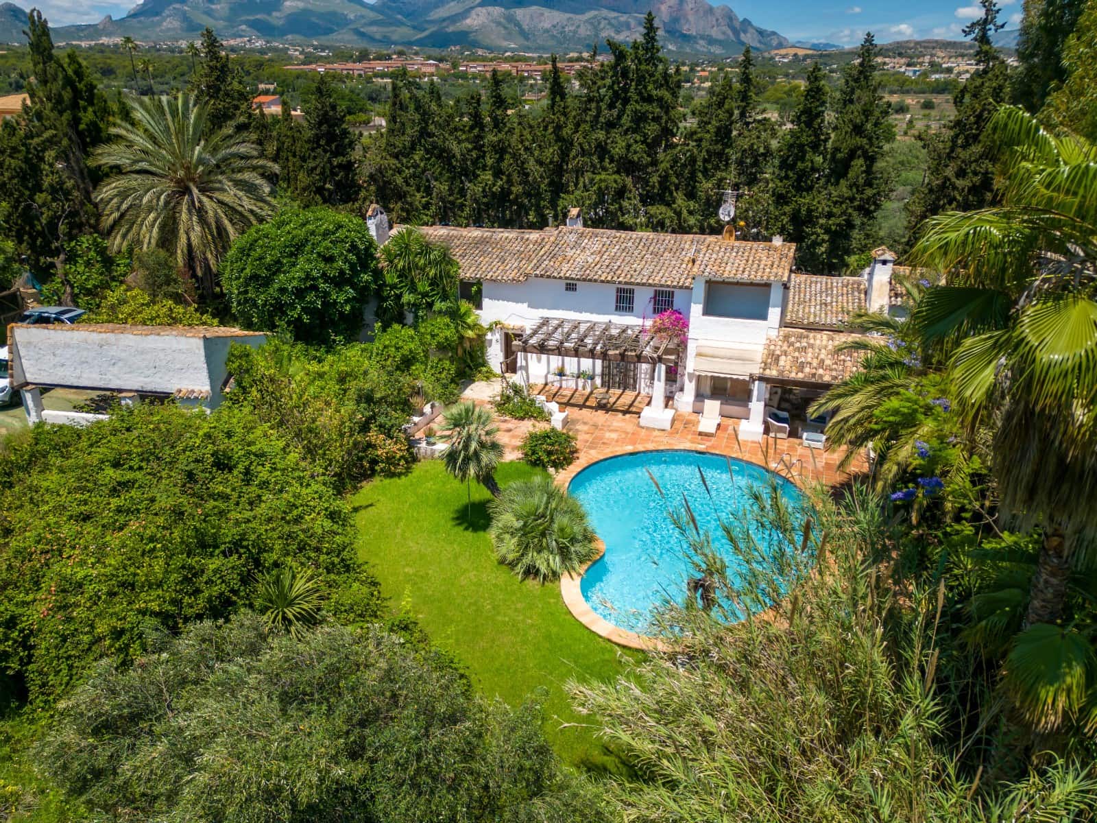 5 sypialnia Willa na sprzedaż w Alfaz del Pi / L'Alfas del Pi z basenem - 1 490 000 € (Ref: 8650419)