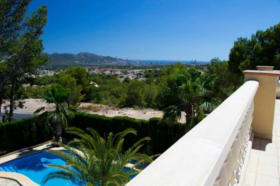 Chalet de 14 habitaciones en Alfaz del Pi / L'Alfàs del Pi en venta con piscina - 1.300.000 € (Ref: 8650441)