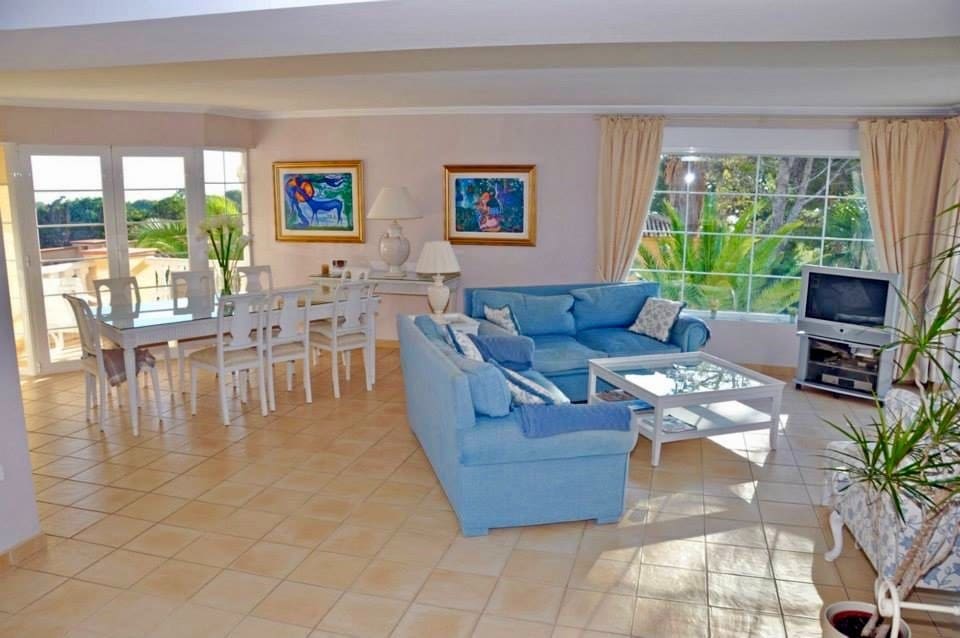 Chalet de 14 habitaciones en Alfaz del Pi / L'Alfàs del Pi en venta con piscina - 1.300.000 € (Ref: 8650441)