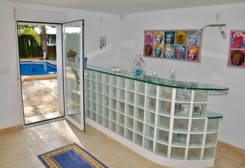 Chalet de 14 habitaciones en Alfaz del Pi / L'Alfàs del Pi en venta con piscina - 1.300.000 € (Ref: 8650441)