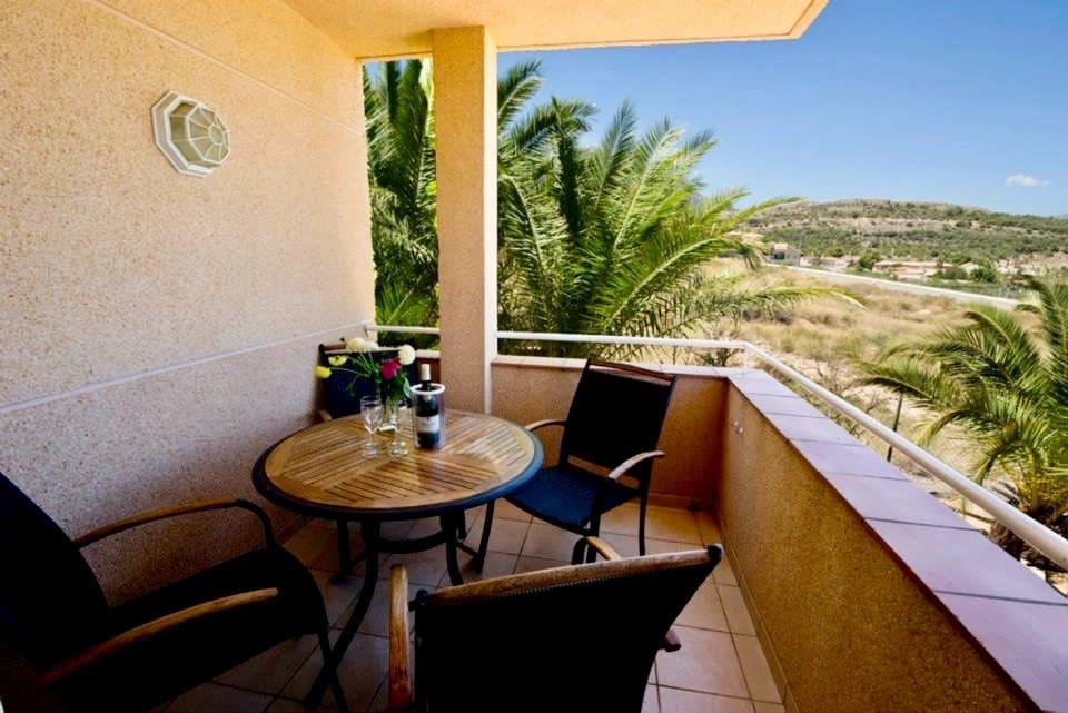 Chalet de 14 habitaciones en Alfaz del Pi / L'Alfàs del Pi en venta con piscina - 1.300.000 € (Ref: 8650441)