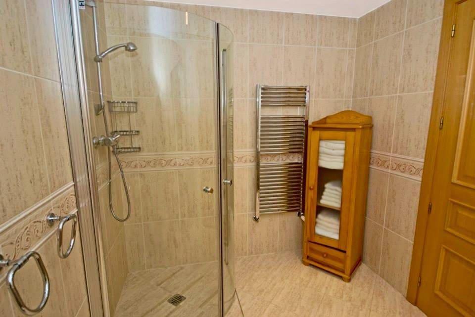 Chalet de 14 habitaciones en Alfaz del Pi / L'Alfàs del Pi en venta con piscina - 1.300.000 € (Ref: 8650441)