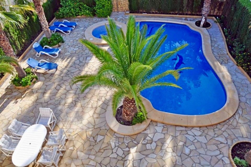 Chalet de 14 habitaciones en Alfaz del Pi / L'Alfàs del Pi en venta con piscina - 1.300.000 € (Ref: 8650441)