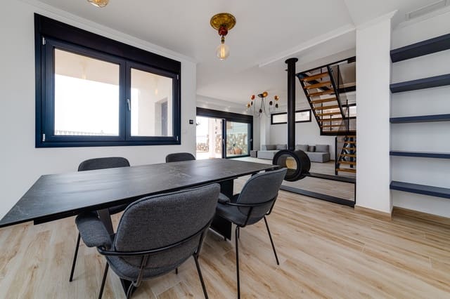 Chalet de 4 habitaciones en La Mata, Torrevieja en venta con piscina garaje - 990.000 € (Ref: 8650449)