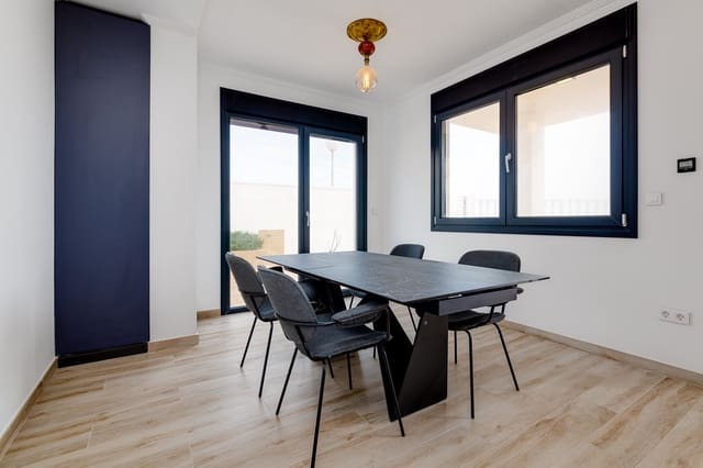 Chalet de 4 habitaciones en La Mata, Torrevieja en venta con piscina garaje - 990.000 € (Ref: 8650449)